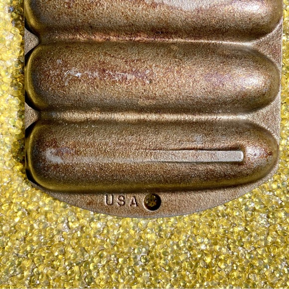 Cast Iron Cornbread Pan - Picture 6 of 10